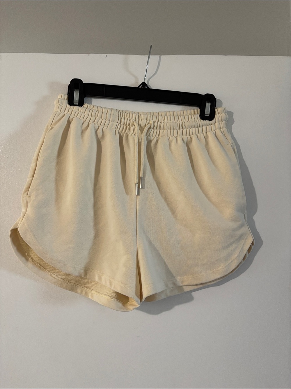 H&M Cream Elastic Waist Athletic Shorts